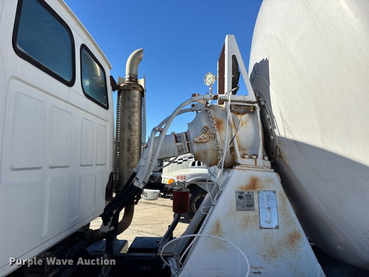 image for item FC1604 1998 Ford LT8513 ready mix truck