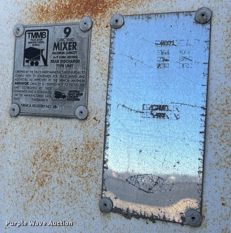 image for item FC1604 1998 Ford LT8513 ready mix truck