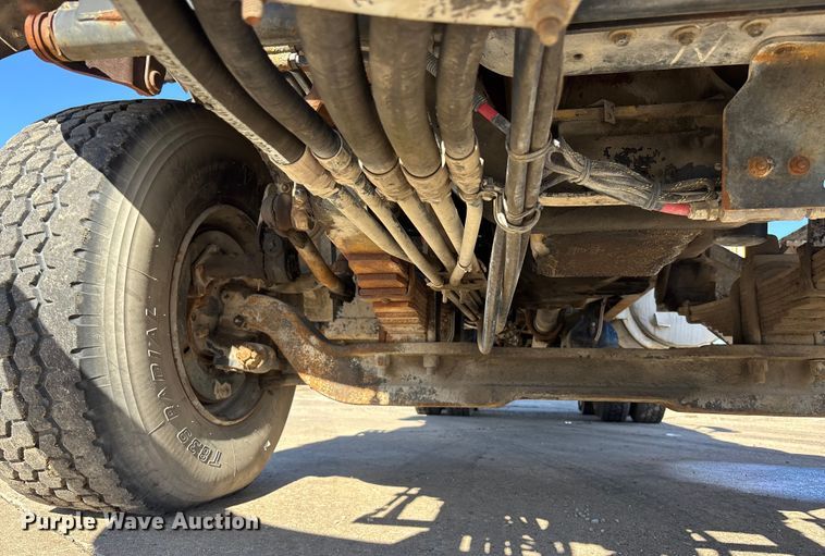 image for item FC1604 1998 Ford LT8513 ready mix truck