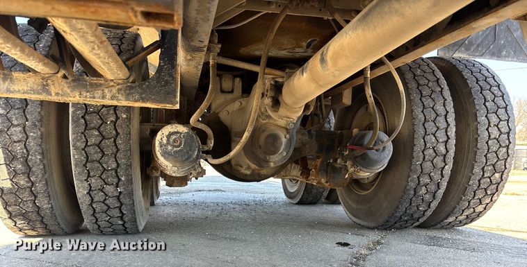 image for item FC1604 1998 Ford LT8513 ready mix truck