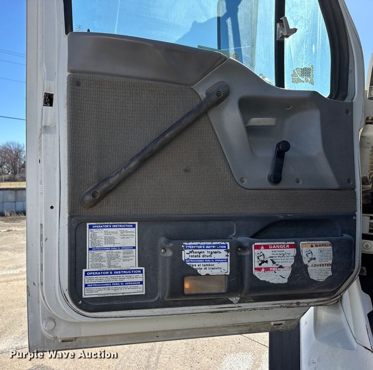 image for item FC1604 1998 Ford LT8513 ready mix truck