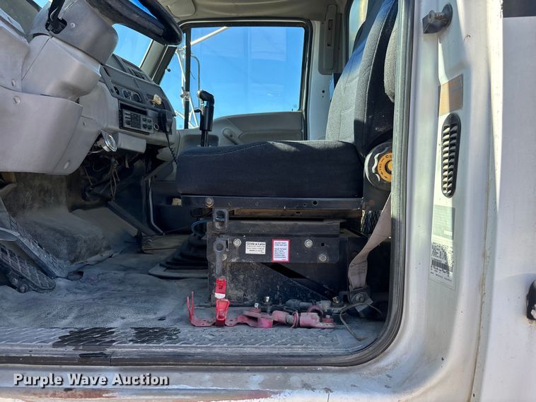 image for item FC1604 1998 Ford LT8513 ready mix truck