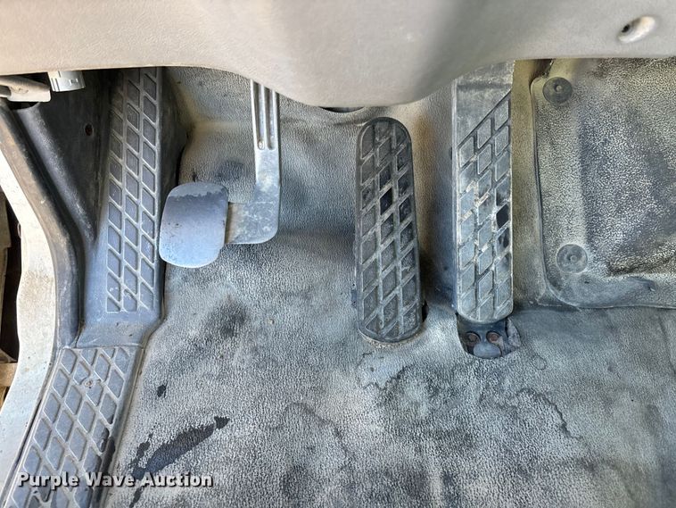 image for item FC1604 1998 Ford LT8513 ready mix truck