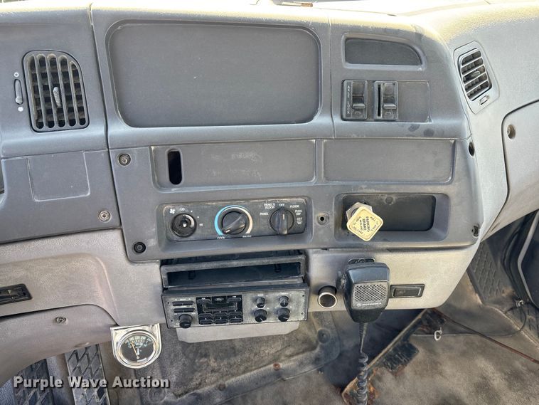 image for item FC1604 1998 Ford LT8513 ready mix truck