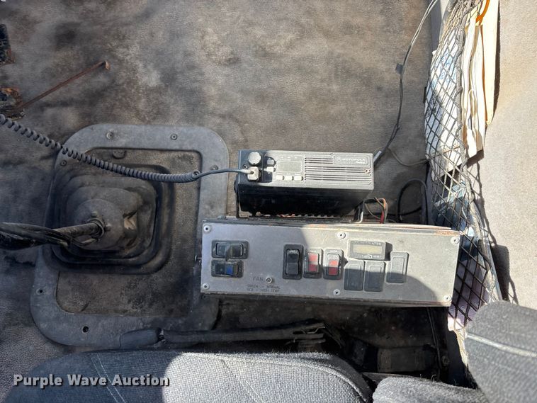 image for item FC1604 1998 Ford LT8513 ready mix truck