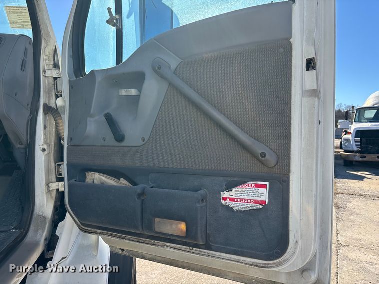 image for item FC1604 1998 Ford LT8513 ready mix truck