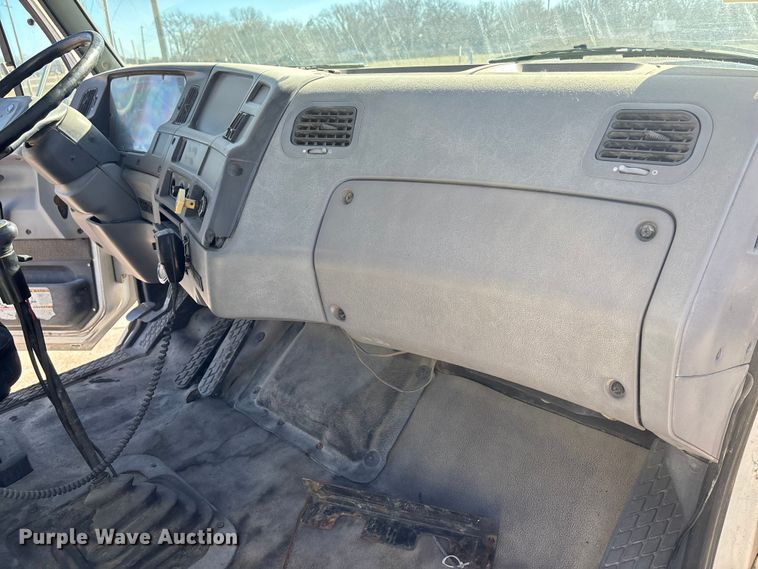 image for item FC1604 1998 Ford LT8513 ready mix truck