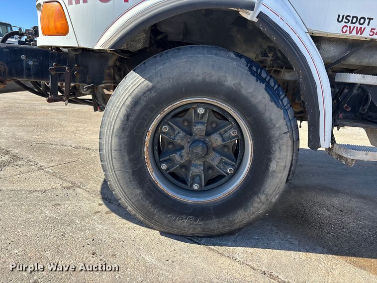 image for item FC1604 1998 Ford LT8513 ready mix truck