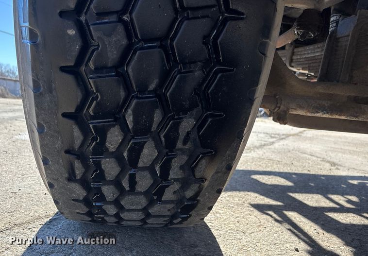 image for item FC1604 1998 Ford LT8513 ready mix truck