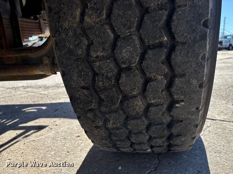 image for item FC1604 1998 Ford LT8513 ready mix truck