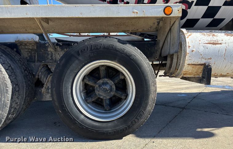 image for item FC1604 1998 Ford LT8513 ready mix truck