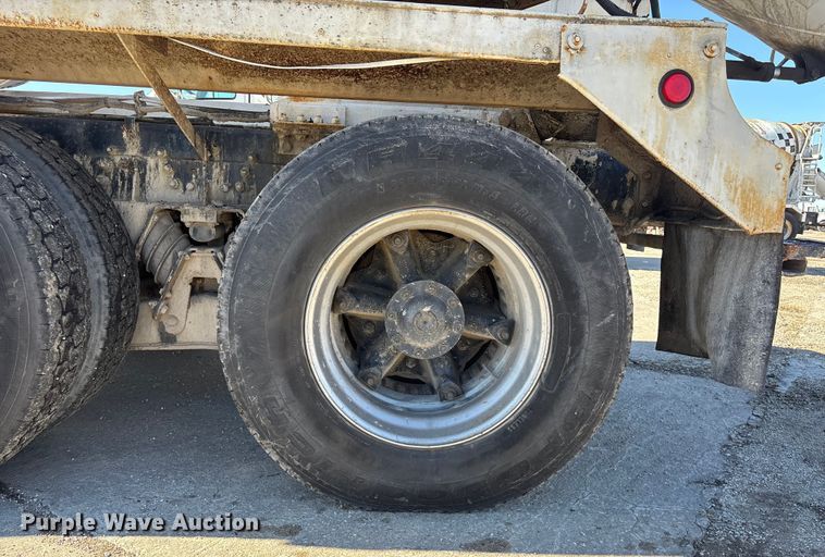 image for item FC1604 1998 Ford LT8513 ready mix truck