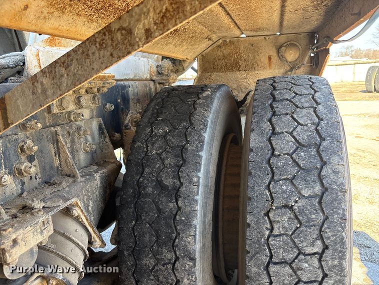 image for item FC1604 1998 Ford LT8513 ready mix truck