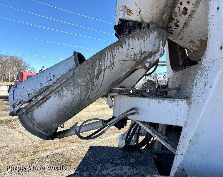 image for item FC1605 1998 Ford LT8513 ready mix truck