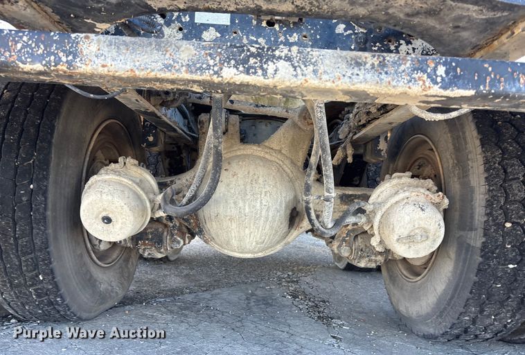 image for item FC1605 1998 Ford LT8513 ready mix truck