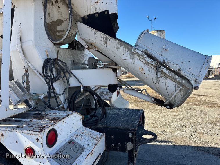 image for item FC1605 1998 Ford LT8513 ready mix truck