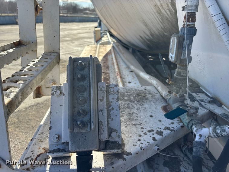 image for item FC1605 1998 Ford LT8513 ready mix truck