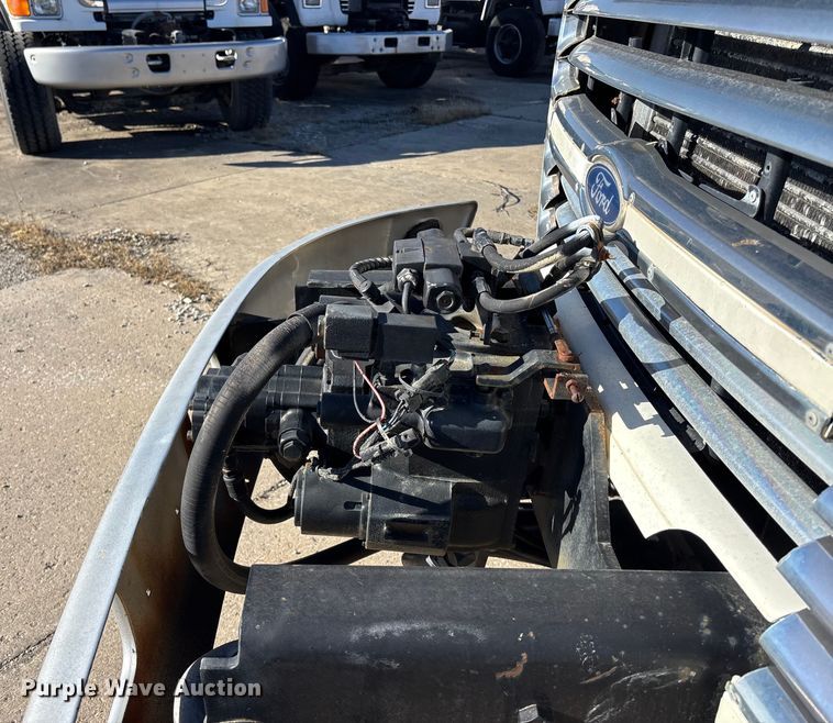 image for item FC1605 1998 Ford LT8513 ready mix truck