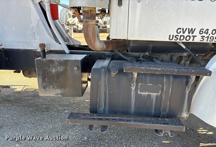 image for item FC1605 1998 Ford LT8513 ready mix truck