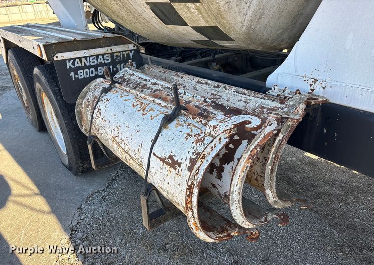 image for item FC1605 1998 Ford LT8513 ready mix truck