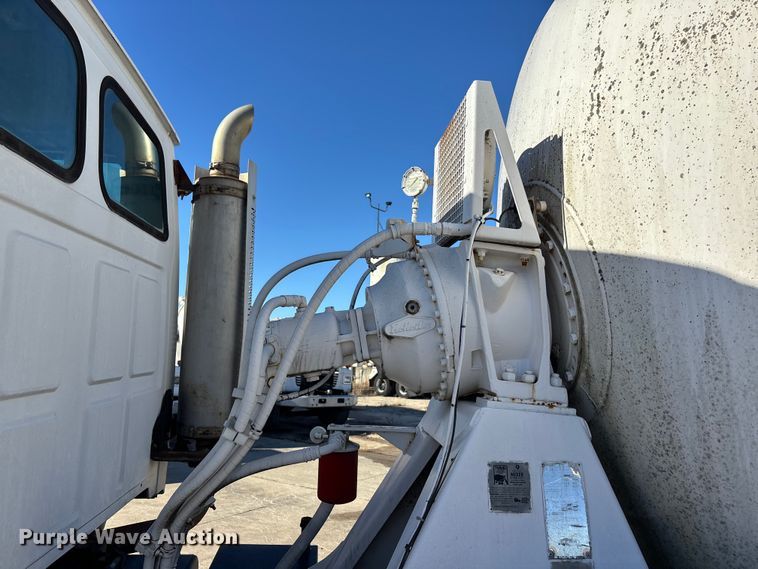 image for item FC1605 1998 Ford LT8513 ready mix truck