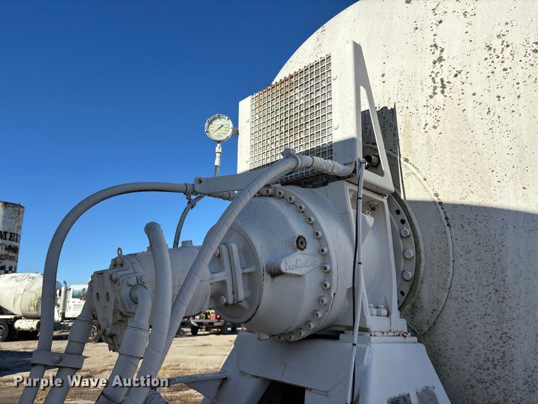 image for item FC1605 1998 Ford LT8513 ready mix truck