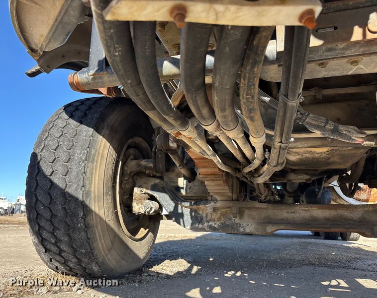 image for item FC1605 1998 Ford LT8513 ready mix truck