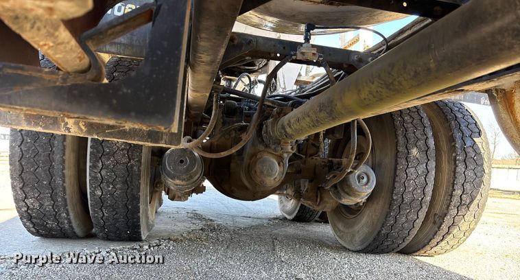 image for item FC1605 1998 Ford LT8513 ready mix truck