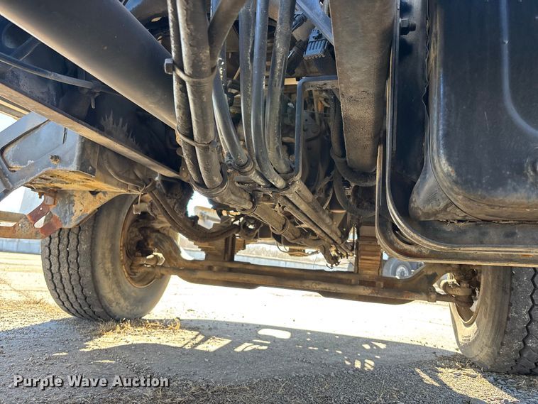 image for item FC1605 1998 Ford LT8513 ready mix truck