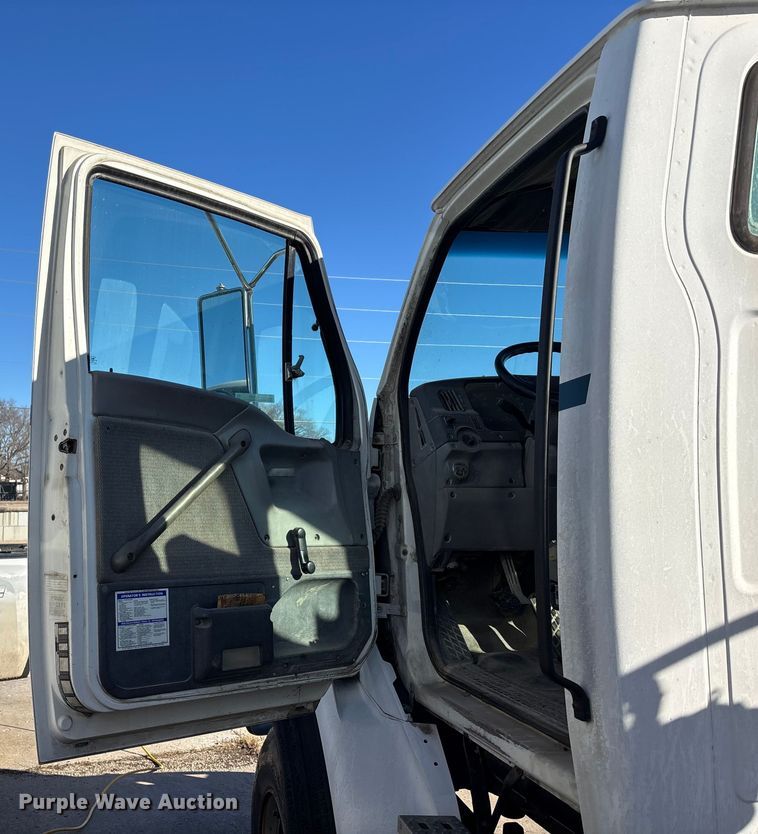 image for item FC1605 1998 Ford LT8513 ready mix truck