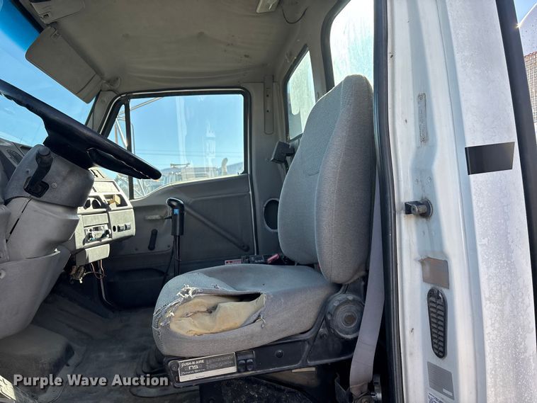 image for item FC1605 1998 Ford LT8513 ready mix truck