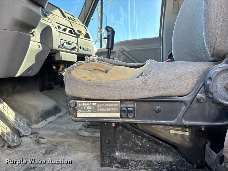 image for item FC1605 1998 Ford LT8513 ready mix truck