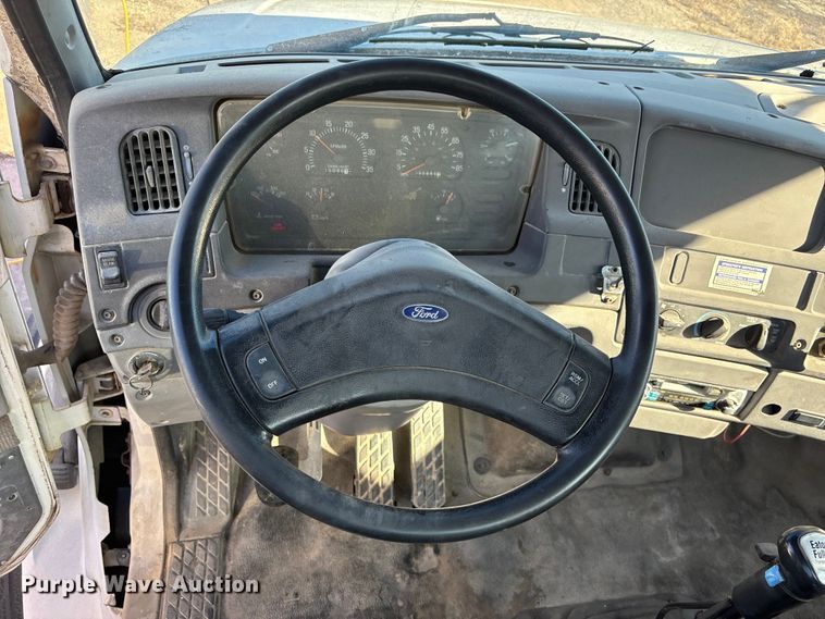 image for item FC1605 1998 Ford LT8513 ready mix truck