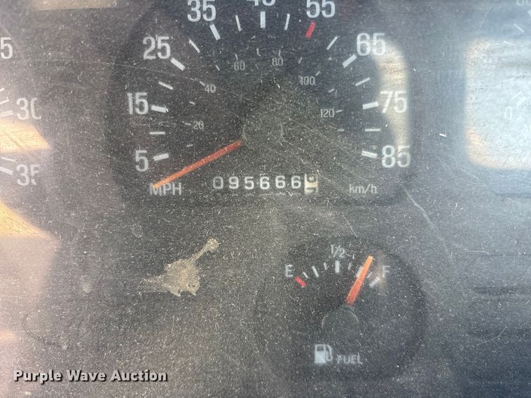 image for item FC1605 1998 Ford LT8513 ready mix truck