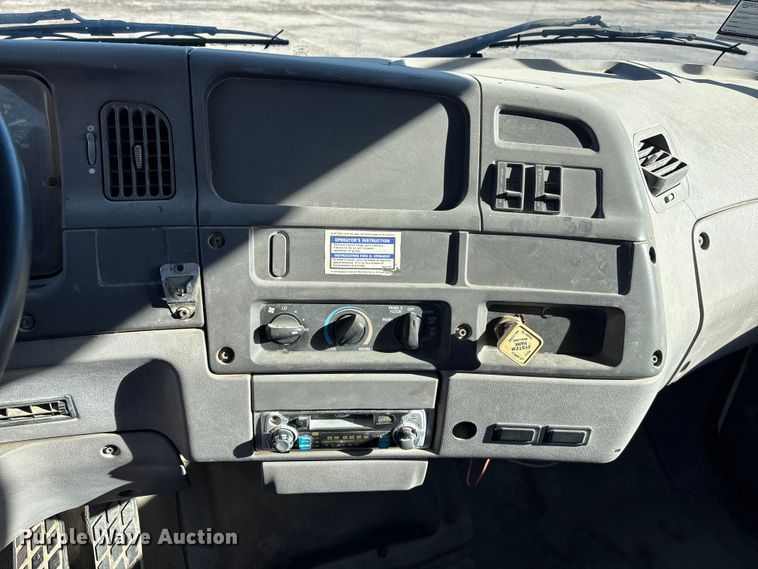 image for item FC1605 1998 Ford LT8513 ready mix truck