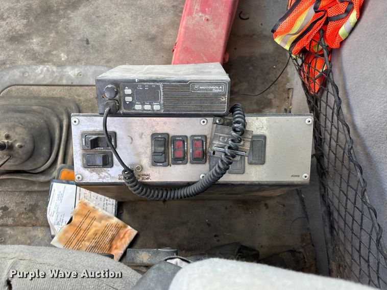 image for item FC1605 1998 Ford LT8513 ready mix truck