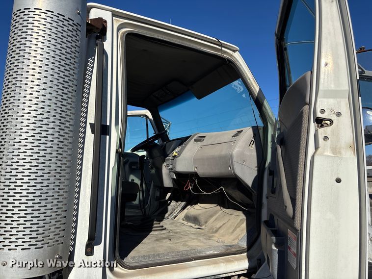 image for item FC1605 1998 Ford LT8513 ready mix truck