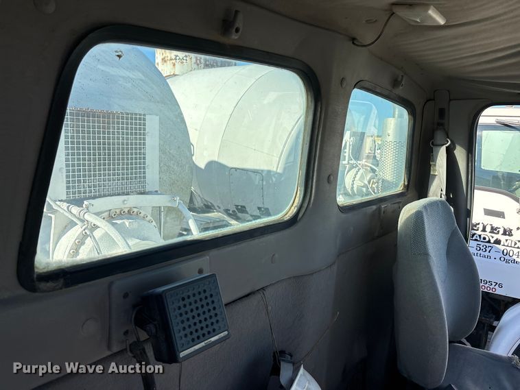 image for item FC1605 1998 Ford LT8513 ready mix truck