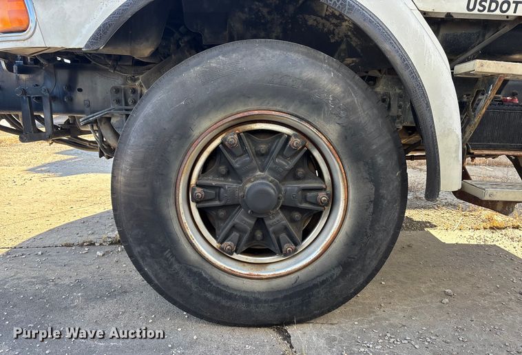 image for item FC1605 1998 Ford LT8513 ready mix truck