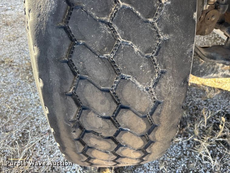 image for item FC1605 1998 Ford LT8513 ready mix truck