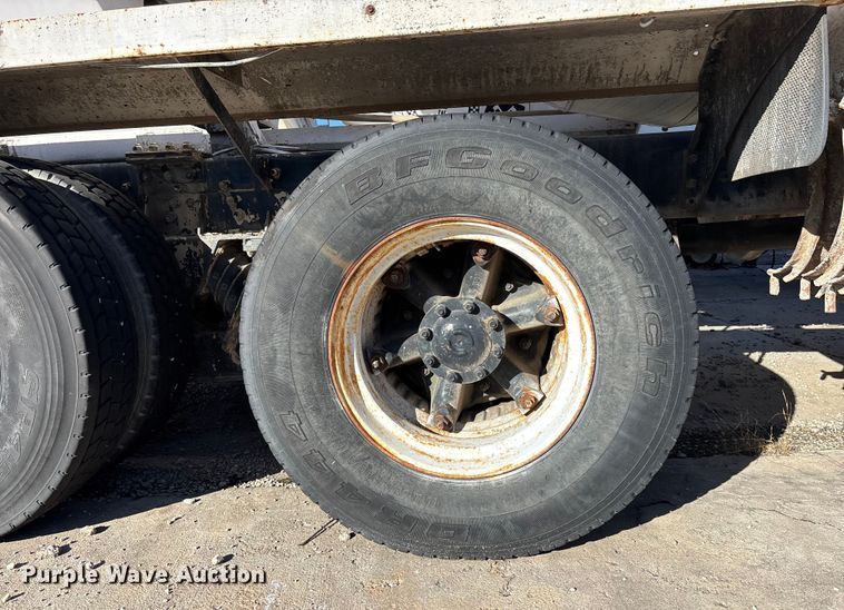 image for item FC1605 1998 Ford LT8513 ready mix truck