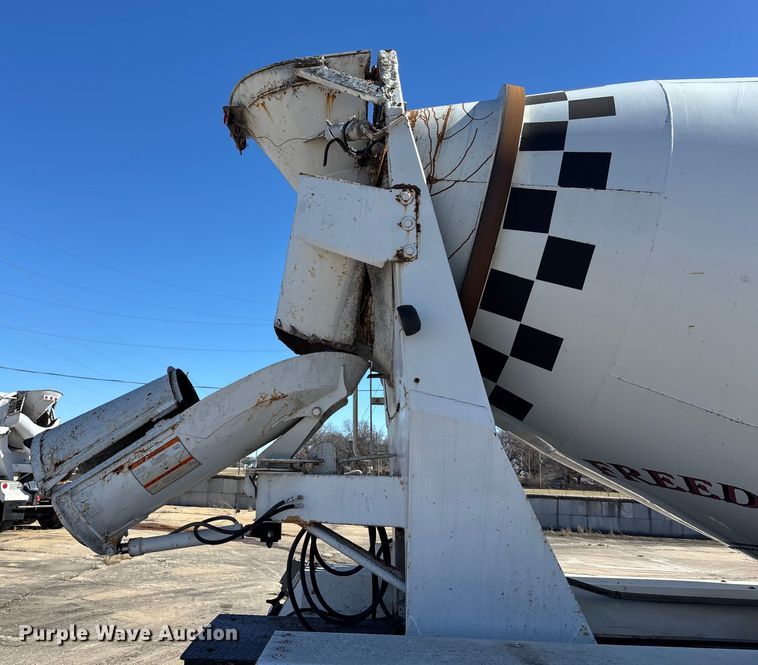 image for item FC1607 2005 Sterling Truck L8500 ready mix truck