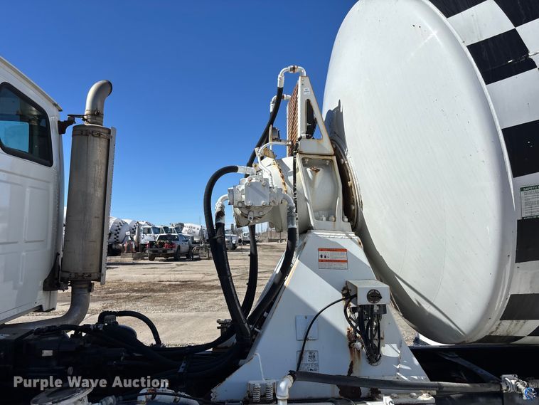 image for item FC1607 2005 Sterling Truck L8500 ready mix truck