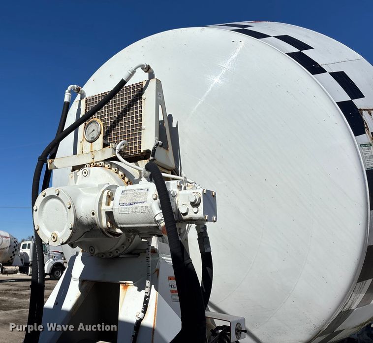 image for item FC1607 2005 Sterling Truck L8500 ready mix truck