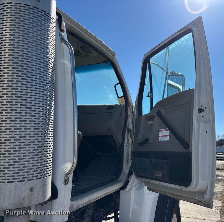 image for item FC1607 2005 Sterling Truck L8500 ready mix truck