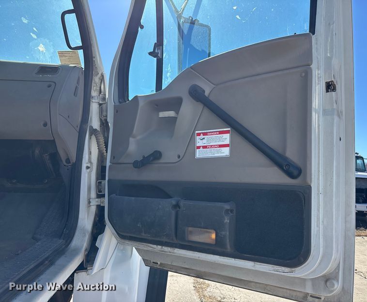 image for item FC1607 2005 Sterling Truck L8500 ready mix truck