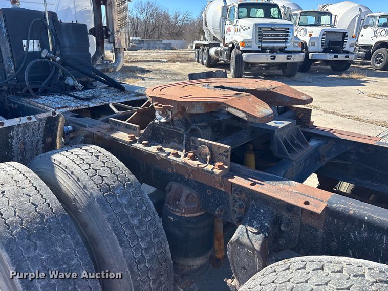 image for item FC1610 1990 Mack CH613 semi truck