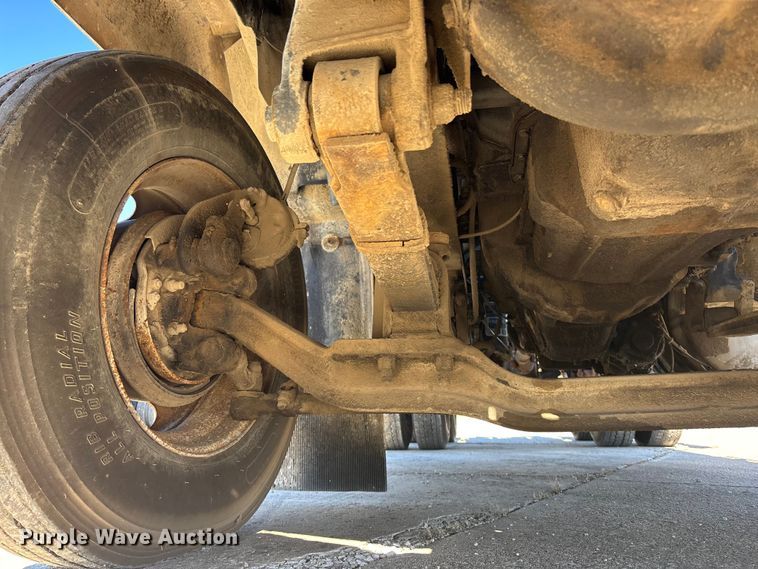 image for item FC1610 1990 Mack CH613 semi truck