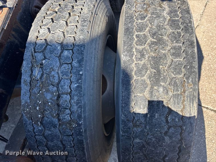 image for item FC1610 1990 Mack CH613 semi truck