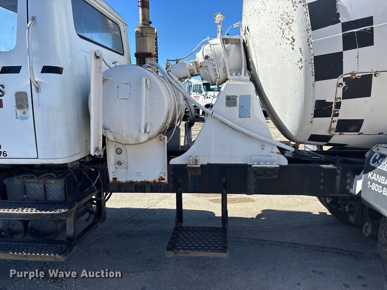 image for item FC1611 1994 International F-2574 ready mix truck